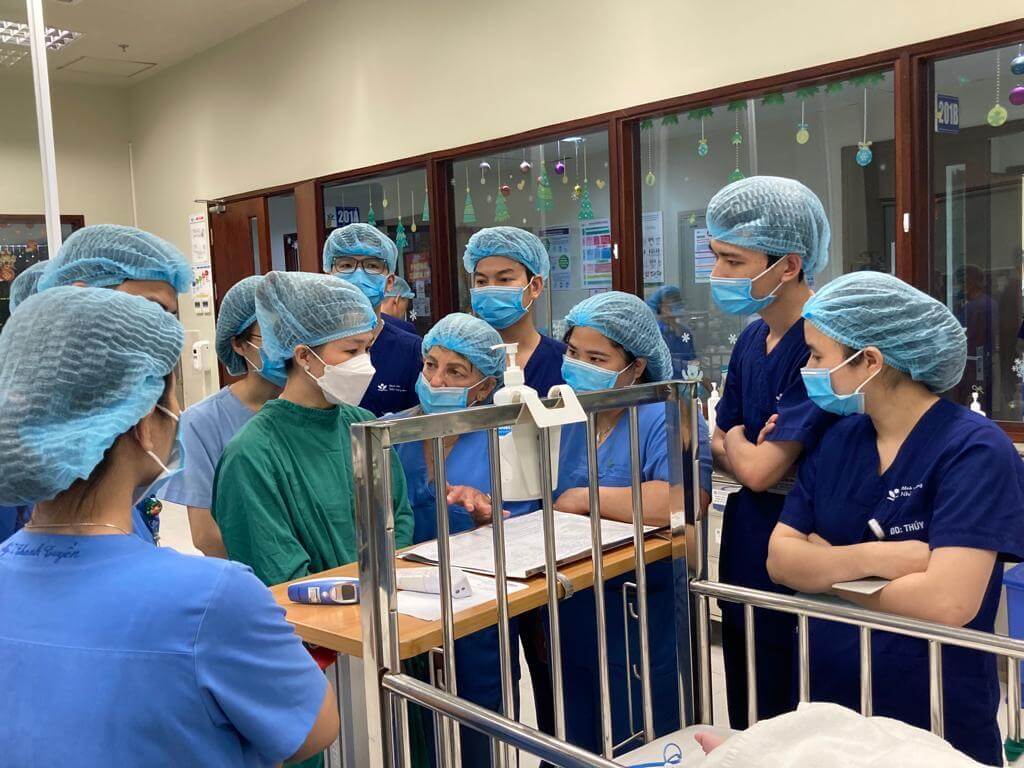 nursing-rounds-pediatric-cardiac-care-vietnam