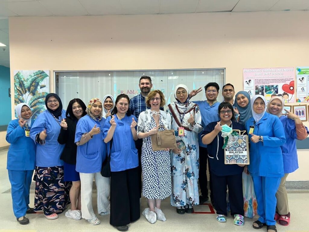 Birmingham-Childrens-Hospital-Medical-Volunteers-with-Serdang-Heart-Care-Team-Malaysia